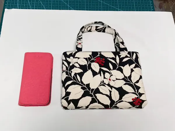 白黒花柄のミニトートとポーチのセット 着物リメイク