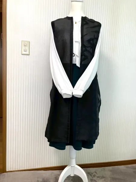 黒のジレ風レイヤードスタイル 着物リメイク